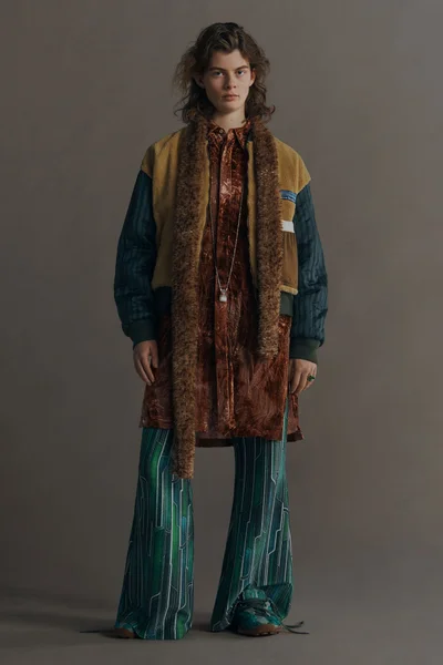 Look 16
